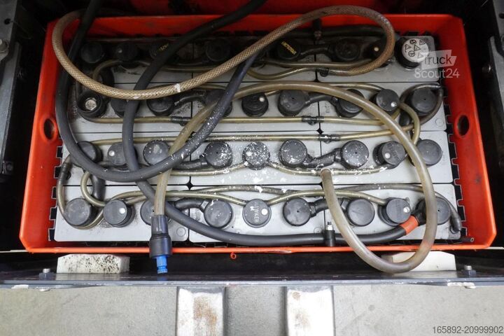 Elektrische meelooppallettruck met sta-platform Linde T 20 SF 1154