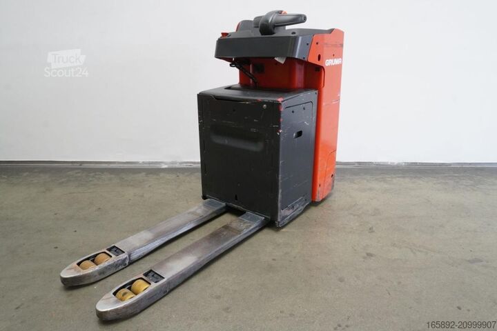 Elektrische meelooppallettruck met sta-platform Linde T 20 SF 1154