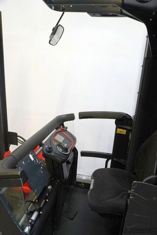 Préparateur de commandes à grande hauteur Linde K-Schwenkschubgabel 011