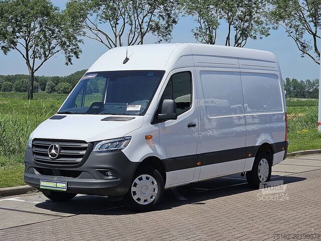 Camioneta familiar de techo alto MERCEDES-BENZ SPRINTER 317 L2H2 LED Mbux10 AC!