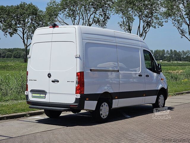 Camioneta familiar de techo alto MERCEDES-BENZ SPRINTER 317 L2H2 LED Mbux10 AC!