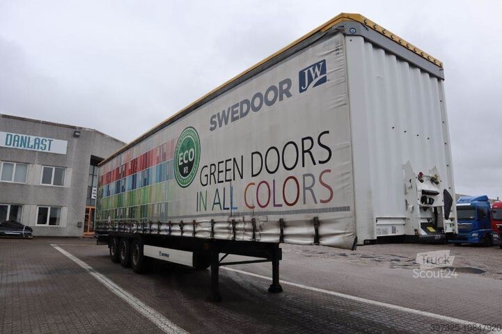 Sliding tarpaulins Krone 3 axle curtainside trailer