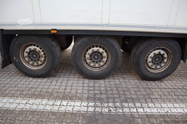 Refrigerated/frozen transport Schmitz Cargobull 3 aks køletrailer