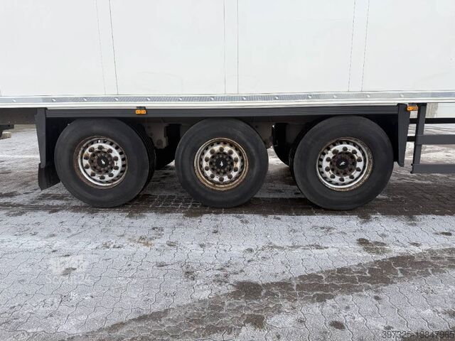 Transporte refrigerado/congelado Schmitz Cargobull Refrigerated trailer / Kühlauflieger / Køletrailer