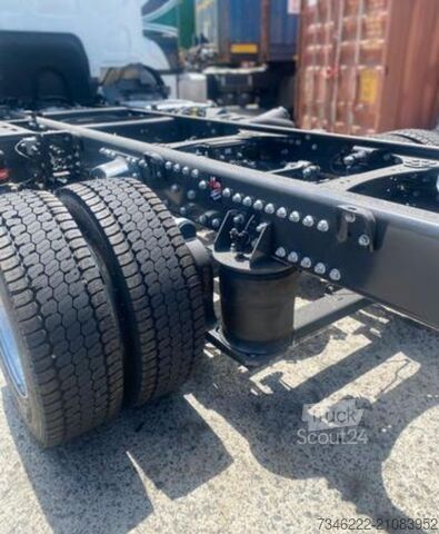 Box truck Renault TRUCKS - D 240 CV