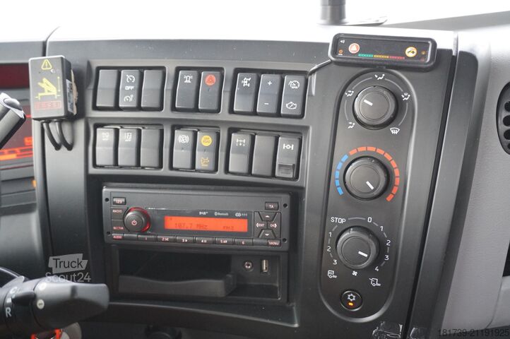 Piattaforma con gru Renault RENAULT C280 DTI 8 / FASSI crane 8 m