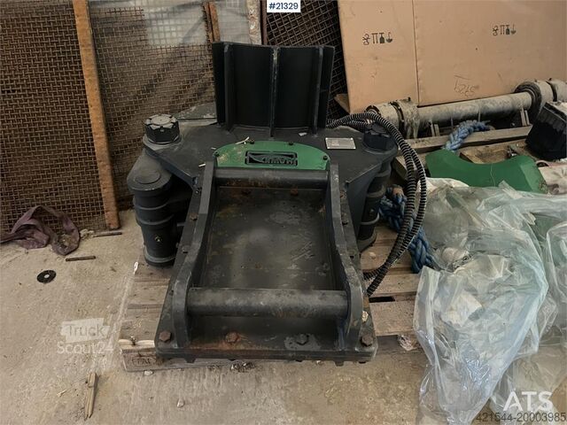 Yantai Hawk 350 vedklyv med S60-fäste  Yantai hawk 350 woodcutter w/ s60 attachment
