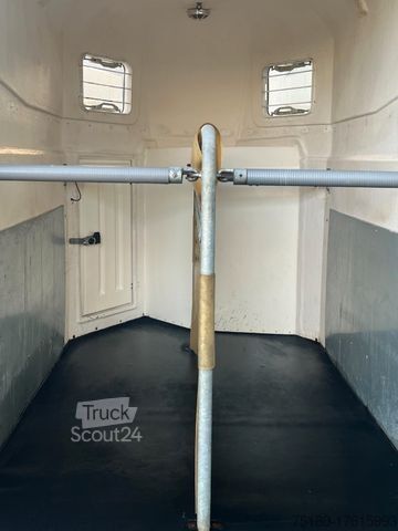 Remorque de transport de chevaux BÖCKMANN Classic 2 Pferdeanhänger Vollpoly 2t.