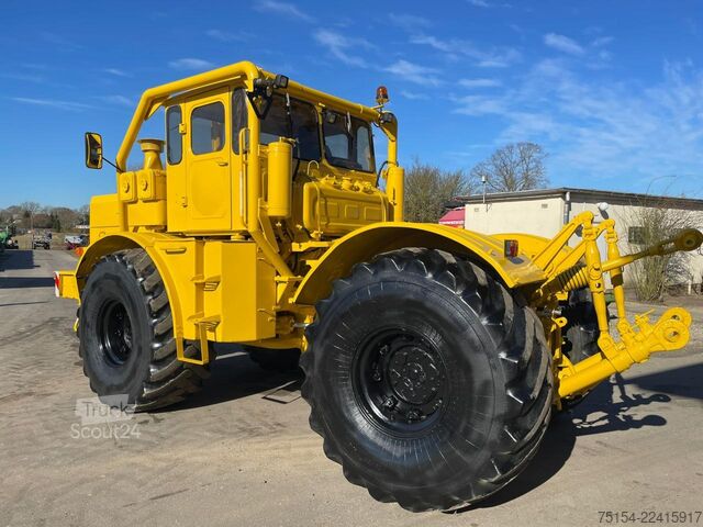 Traktor Kirovets K700A V8