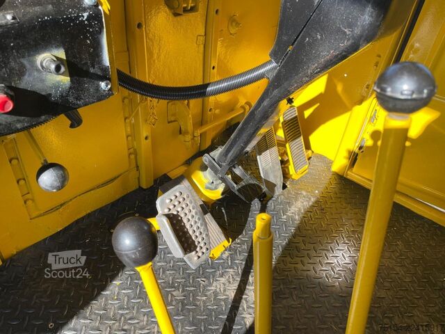 Traktör Kirovets K700A V8