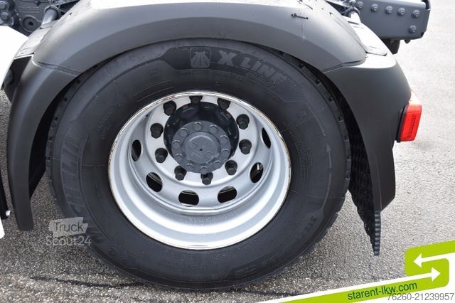 Standard tractor unit DAF XG 530 Intarder Standklima ACC Hydraulik