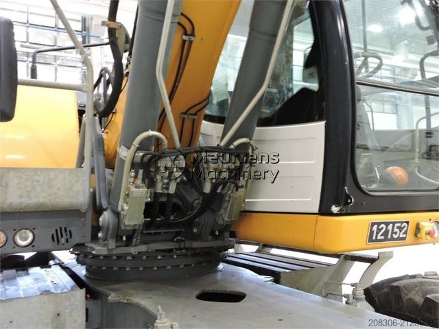 Mobiele graafmachine LIEBHERR A920