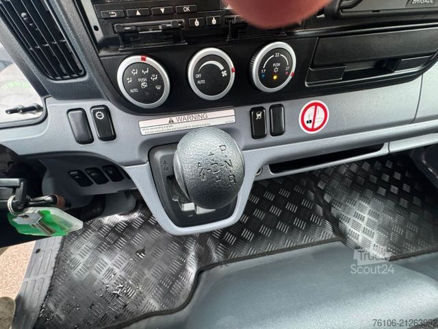 Furgoneta caja FUSO Canter 7C18 Koffer mit Ladebordwand *Klima*