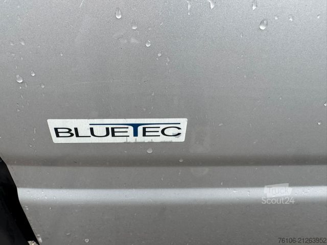 Furgoneta caja FUSO Canter 7C18 Koffer mit Ladebordwand *Klima*