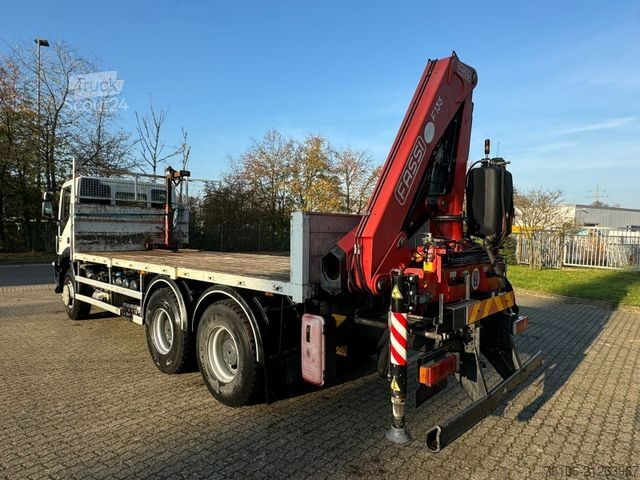 رافعة مثبتة على شاحنة IVECO Trakker AD 260 Fassi F135a