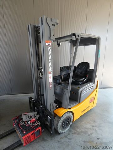Empilhadeira frontal Jungheinrich EFG 215 - 480 DZ
