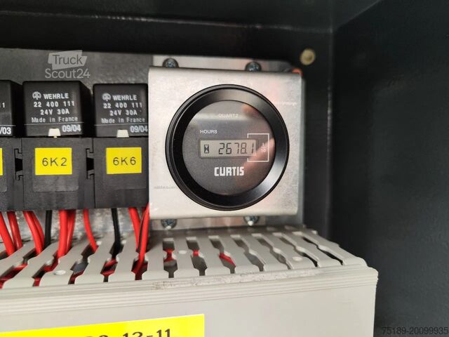 Plataforma elevadora Versalift VO-355-MHI Winch 69 kV Mercedes Benz Axor 1824 ...