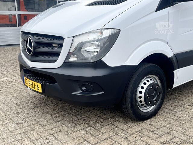 Camión plataforma con grúa Mercedes-Benz Sprinter 513 CDI 366 Hiab Laadkraan 018T Trekha...