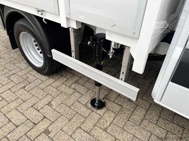 Camión plataforma con grúa Mercedes-Benz Sprinter 513 CDI 366 Hiab Laadkraan 018T Trekha...