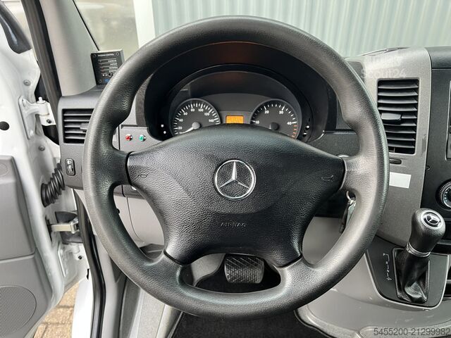 Camión plataforma con grúa Mercedes-Benz Sprinter 513 CDI 366 Hiab Laadkraan 018T Trekha...