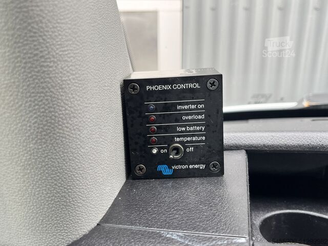 Camión plataforma con grúa Mercedes-Benz Sprinter 513 CDI 366 Hiab Laadkraan 018T Trekha...