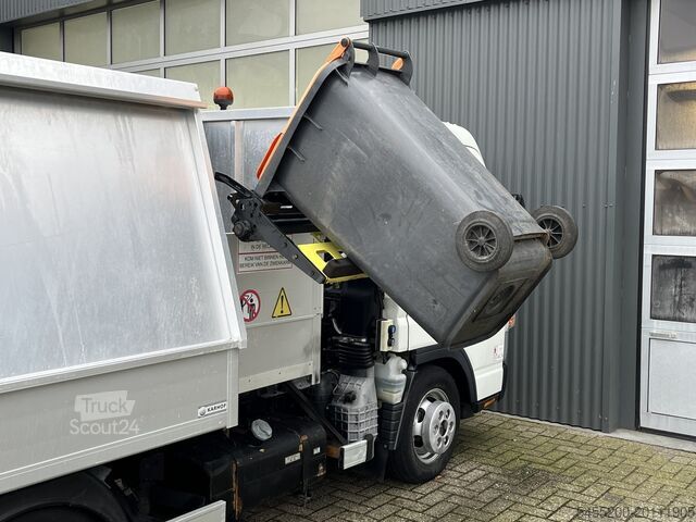 Veículo de recolha de resíduos Mitsubishi Canter 3S13 3.0 Automaat Veegvuilkipper zijlade...