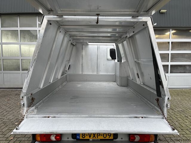 Veículo de recolha de resíduos Mitsubishi Canter 3S13 3.0 Automaat Veegvuilkipper zijlade...