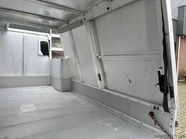 Veículo de recolha de resíduos Mitsubishi Canter 3S13 3.0 Automaat Veegvuilkipper zijlade...
