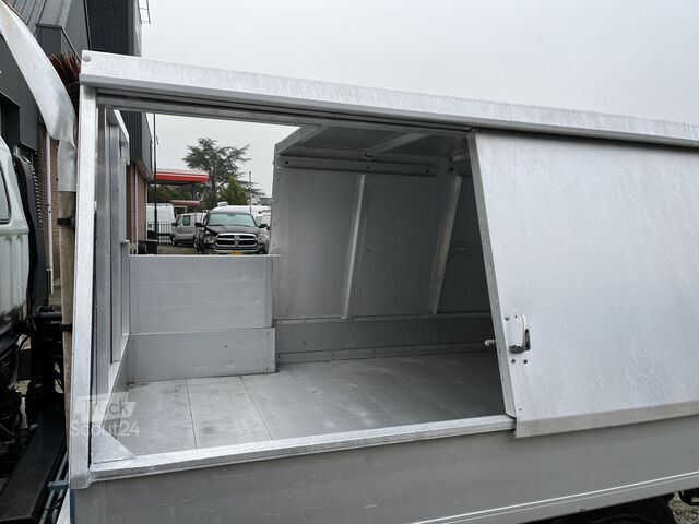 Veículo de recolha de resíduos Mitsubishi Canter 3S13 3.0 Automaat Veegvuilkipper zijlade...