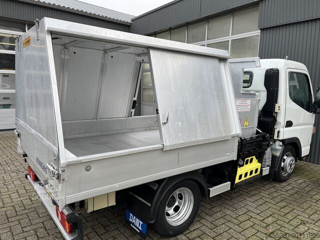 Veículo de recolha de resíduos Mitsubishi Canter 3S13 3.0 Automaat Veegvuilkipper zijlade...