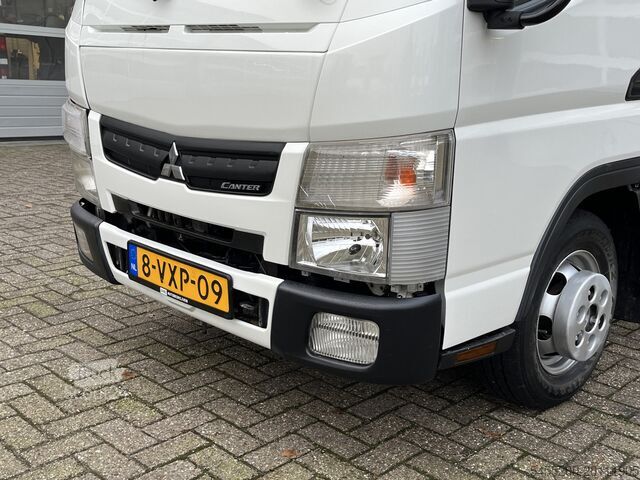 Veículo de recolha de resíduos Mitsubishi Canter 3S13 3.0 Automaat Veegvuilkipper zijlade...