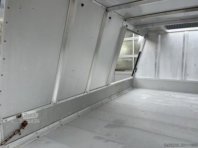 Veículo de recolha de resíduos Mitsubishi Canter 3S13 3.0 Automaat Veegvuilkipper zijlade...