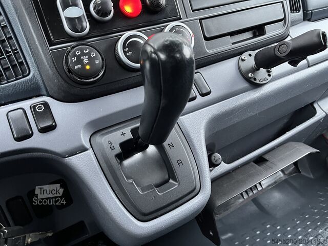 Veículo de recolha de resíduos Mitsubishi Canter 3S13 3.0 Automaat Veegvuilkipper zijlade...