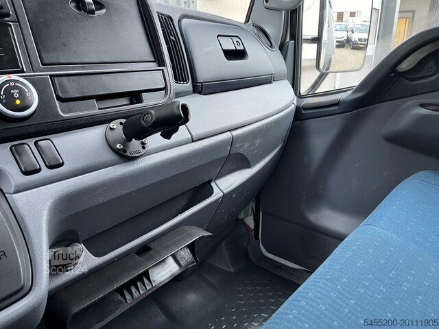 Veículo de recolha de resíduos Mitsubishi Canter 3S13 3.0 Automaat Veegvuilkipper zijlade...