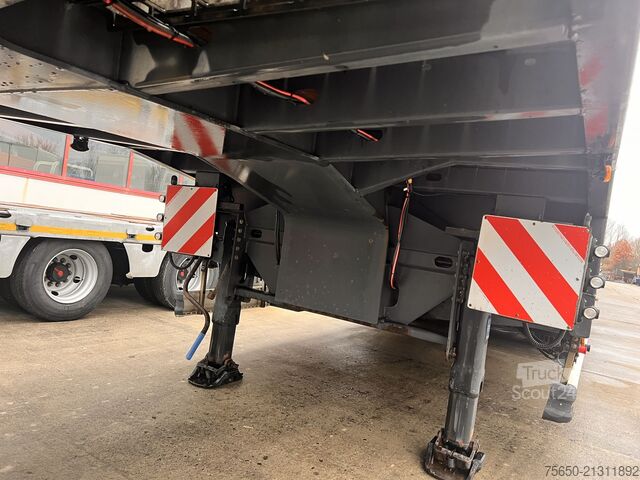 Semirimorchio ribassato Kässbohrer 3 Achs  3 Achs Satteltieflader