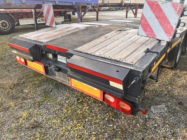 Semirimorchio ribassato Kässbohrer 3 Achs  3 Achs Satteltieflader