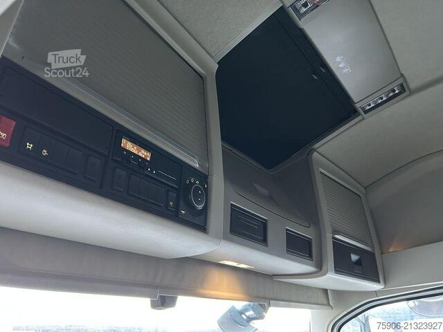 Standard tractor unit Volvo FH