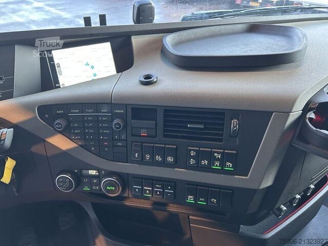 Standard tractor unit Volvo FH