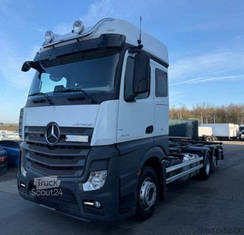Wechselfahrgestell LKW MERCEDES-BENZ 2540 L Actros 6x2 Fahrschule 5-Sitzer Liftachse