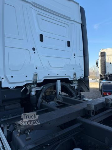 Wechselfahrgestell LKW MERCEDES-BENZ 2540 L Actros 6x2 Fahrschule 5-Sitzer Liftachse