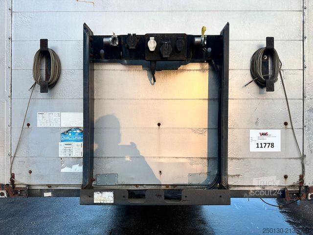 Auflieger mit Pritsche & Plane KÖGEL /SNCC24 Plane & Spiegel MEGA/ EDSCHA SAF