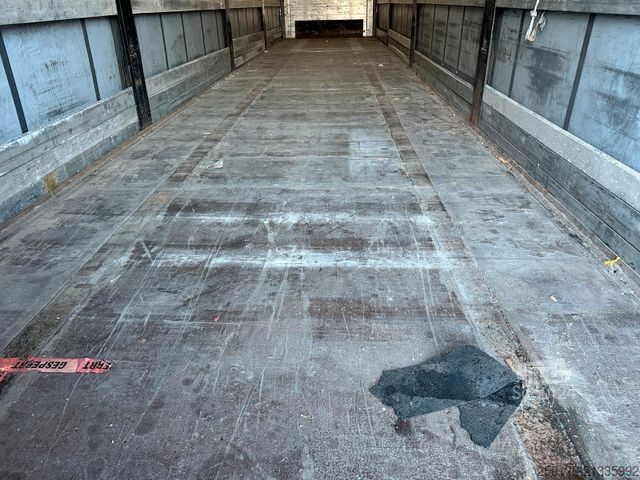 Auflieger mit Pritsche & Plane KÖGEL /SNCC24 Plane & Spiegel  MEGA/ EDSCHA SAF