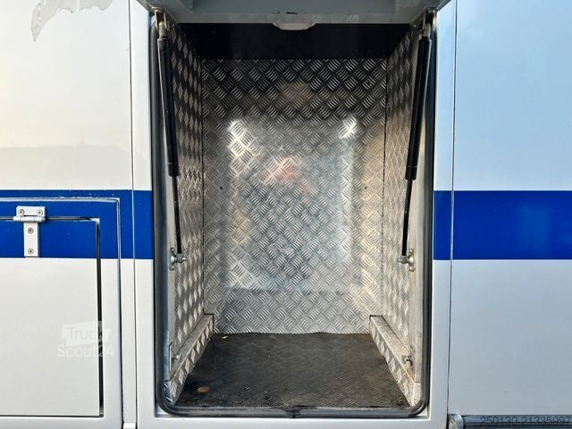 Camion pour bétail SCANIA R380 6x2 LL 7 Pferde + Bad/ TV/ WC/ Küche