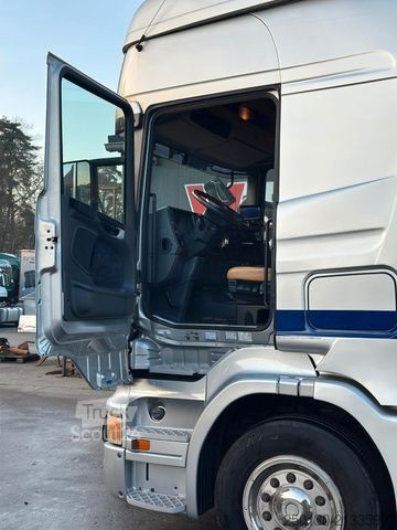 Camion pour bétail SCANIA R380 6x2 LL 7 Pferde + Bad/ TV/ WC/ Küche