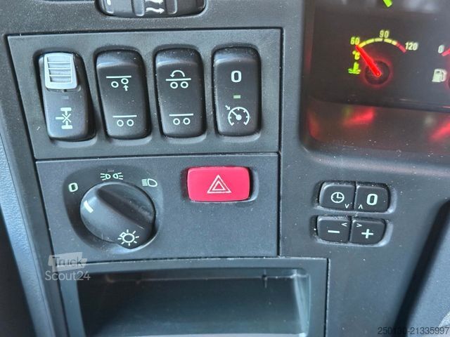 Camion pour bétail SCANIA R380 6x2 LL 7 Pferde + Bad/ TV/ WC/ Küche