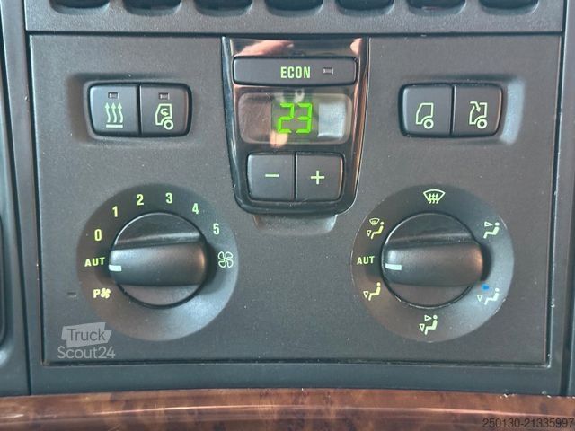 Camion pour bétail SCANIA R380 6x2 LL 7 Pferde + Bad/ TV/ WC/ Küche