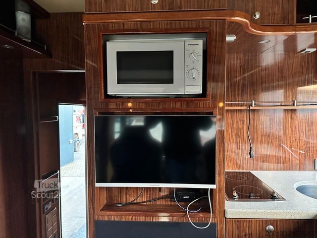 Camion pour bétail SCANIA R380 6x2 LL 7 Pferde + Bad/ TV/ WC/ Küche