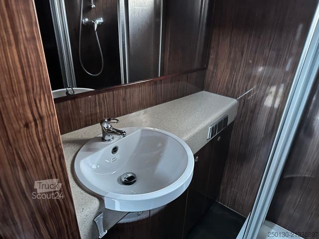 Camion pour bétail SCANIA R380 6x2 LL 7 Pferde + Bad/ TV/ WC/ Küche