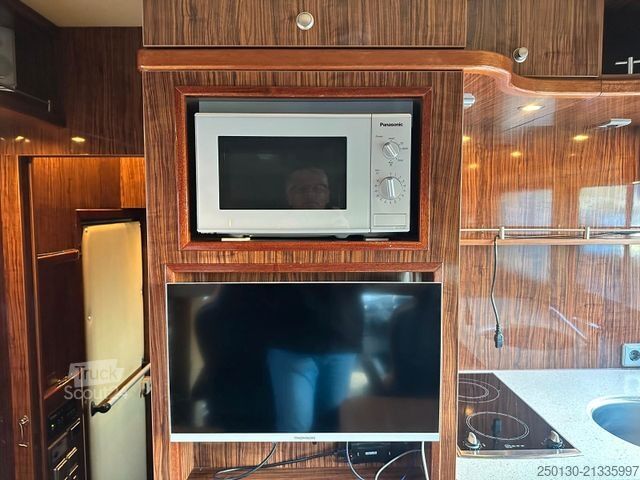 Camion pour bétail SCANIA R380 6x2 LL 7 Pferde + Bad/ TV/ WC/ Küche