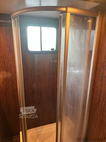 Camion pour bétail SCANIA R380 6x2 LL 7 Pferde + Bad/ TV/ WC/ Küche